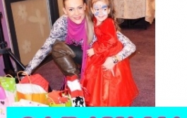 D-na ROXANA CIUHULESCU si fetita sa la petrecere cu CARAVANA PERSONAJELOR